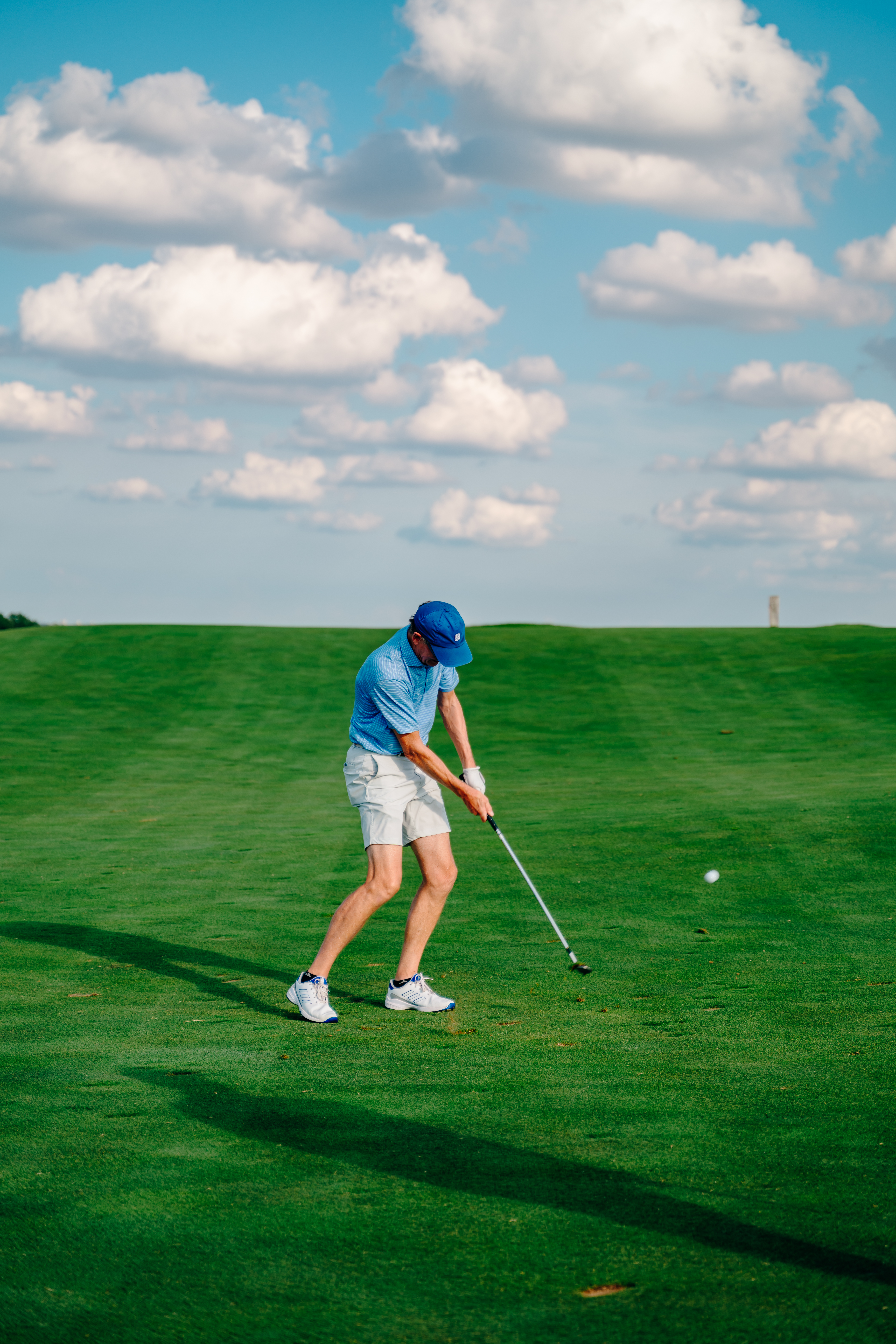 Man golfing