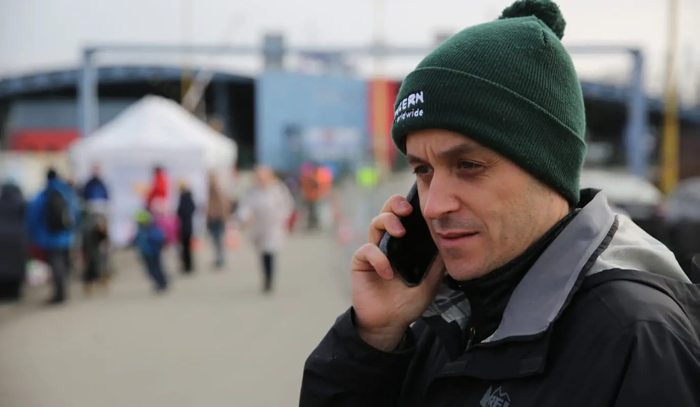Kirk Prichard of Concern's Emergency Response Team at the border crossing at Vysne Nemecke in Slovakia