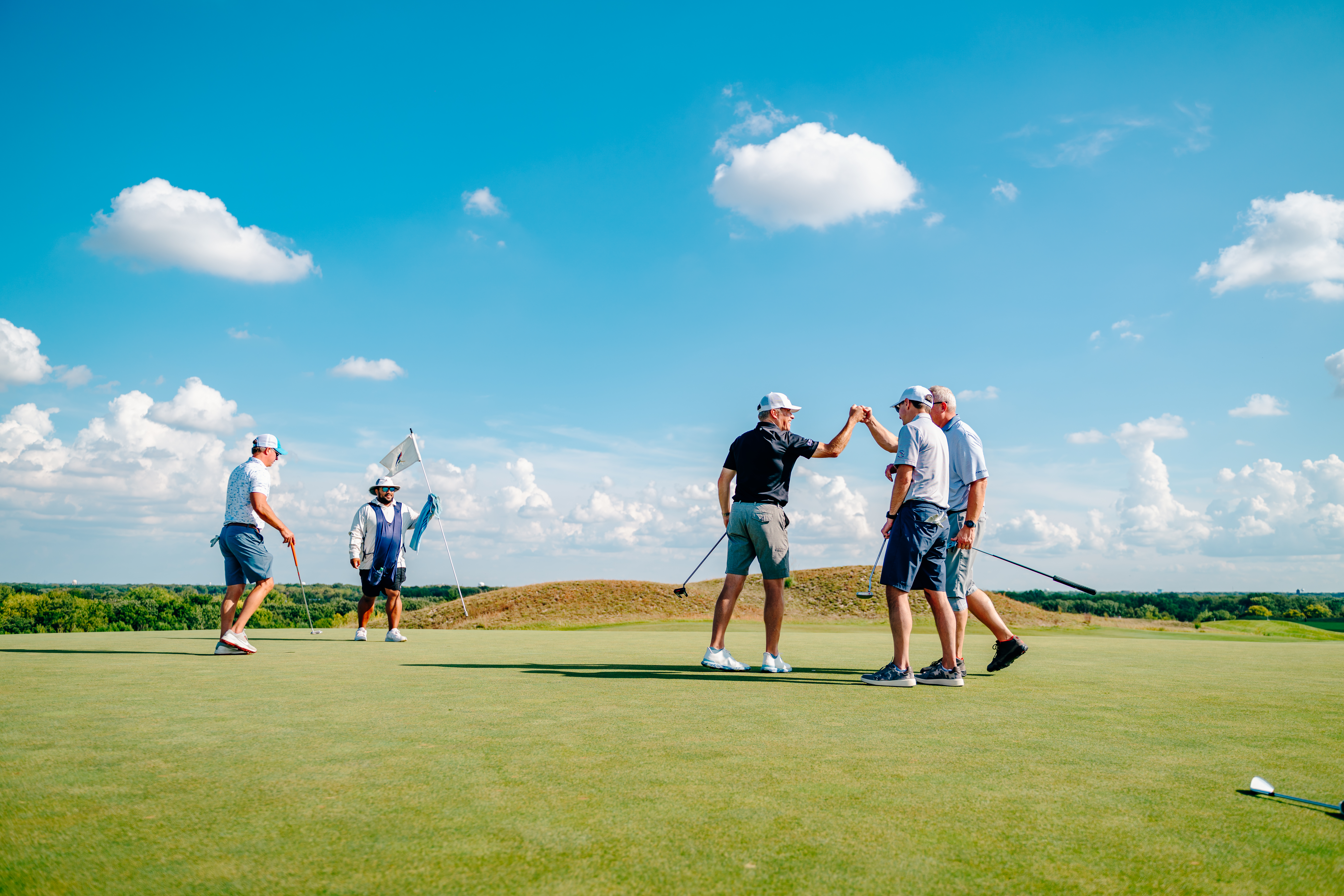 Men golfing 