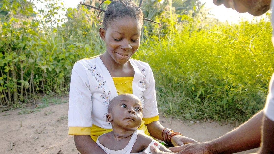 Annie Mbuyu (28) with her 10-month-old baby, Mamadon. He suffers from severe acute malnutrition and attended Kiambi Health Center, in the DRC's Manono Territory. (Photo: Hugh Kinsella Cunningham/Concern Worldwide)