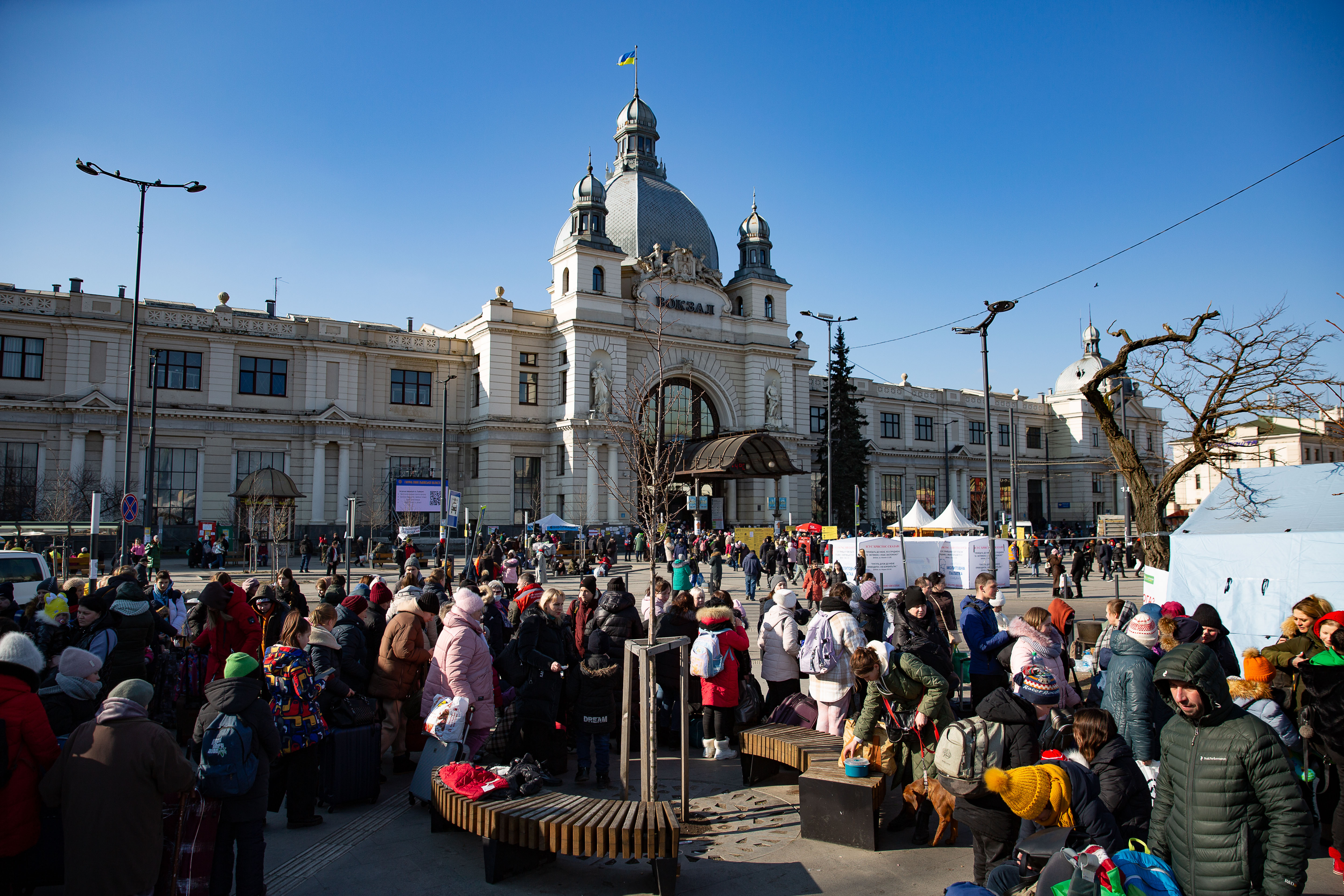 Tens of thousands of people evacuate through the train station in Lviv in Ukraine, March 2022. (Photo: Kieran McConville/Concern Worldwide)