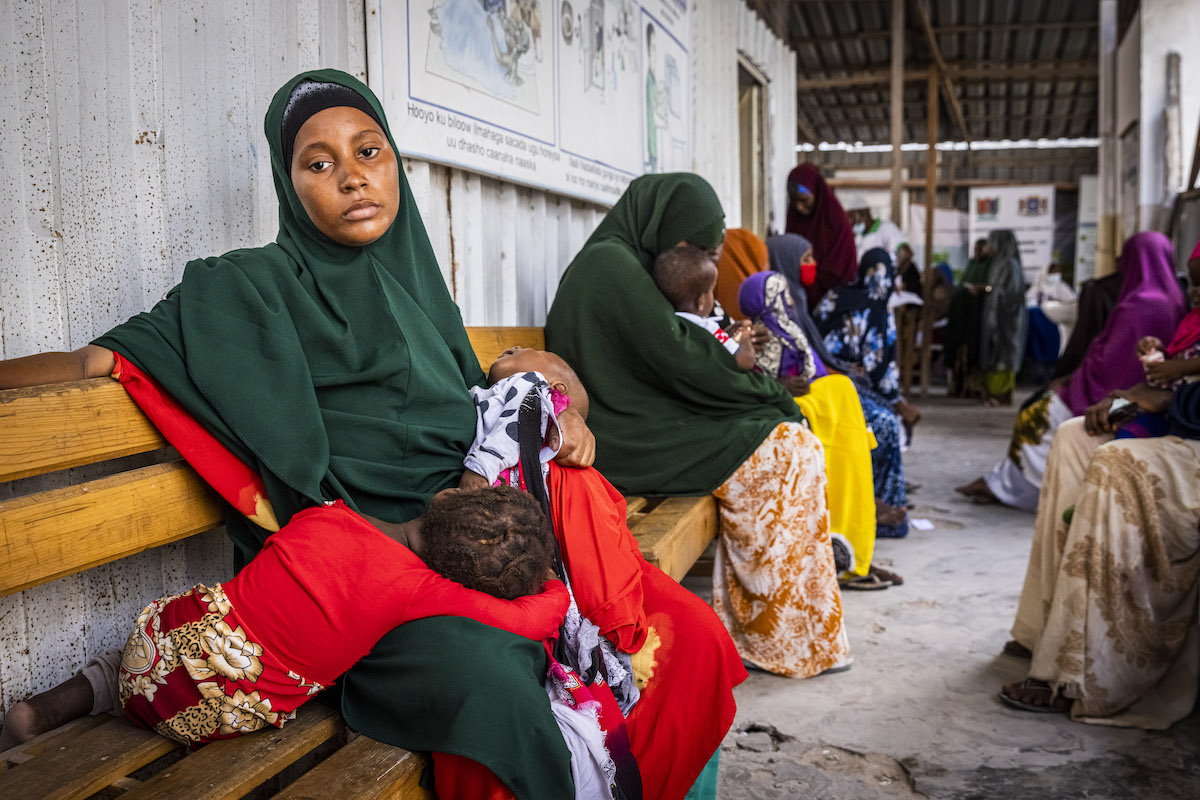 Women and babies in the Obosibo Halane Health Centre In Wadajir District, Mogadishu, supported by Concern Worldwide. (Photo: Ed Ram/Concern Worldwide)