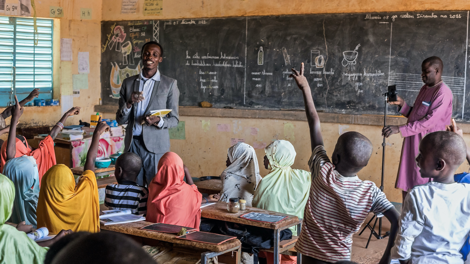 In Niger, Concern has developed an innovative video coaching approach to improve teaching practices and teacher training, particularly in hard-to-reach areas. Photo: Apsatou Bagaya/Concern Worldwide