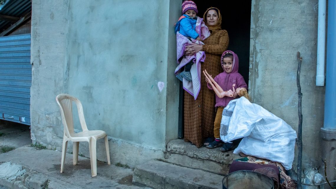 Maram struggles to keep her children warm in the brutal Lebanon winter. (Photo: Gavin Douglas/Concern Worldwide)