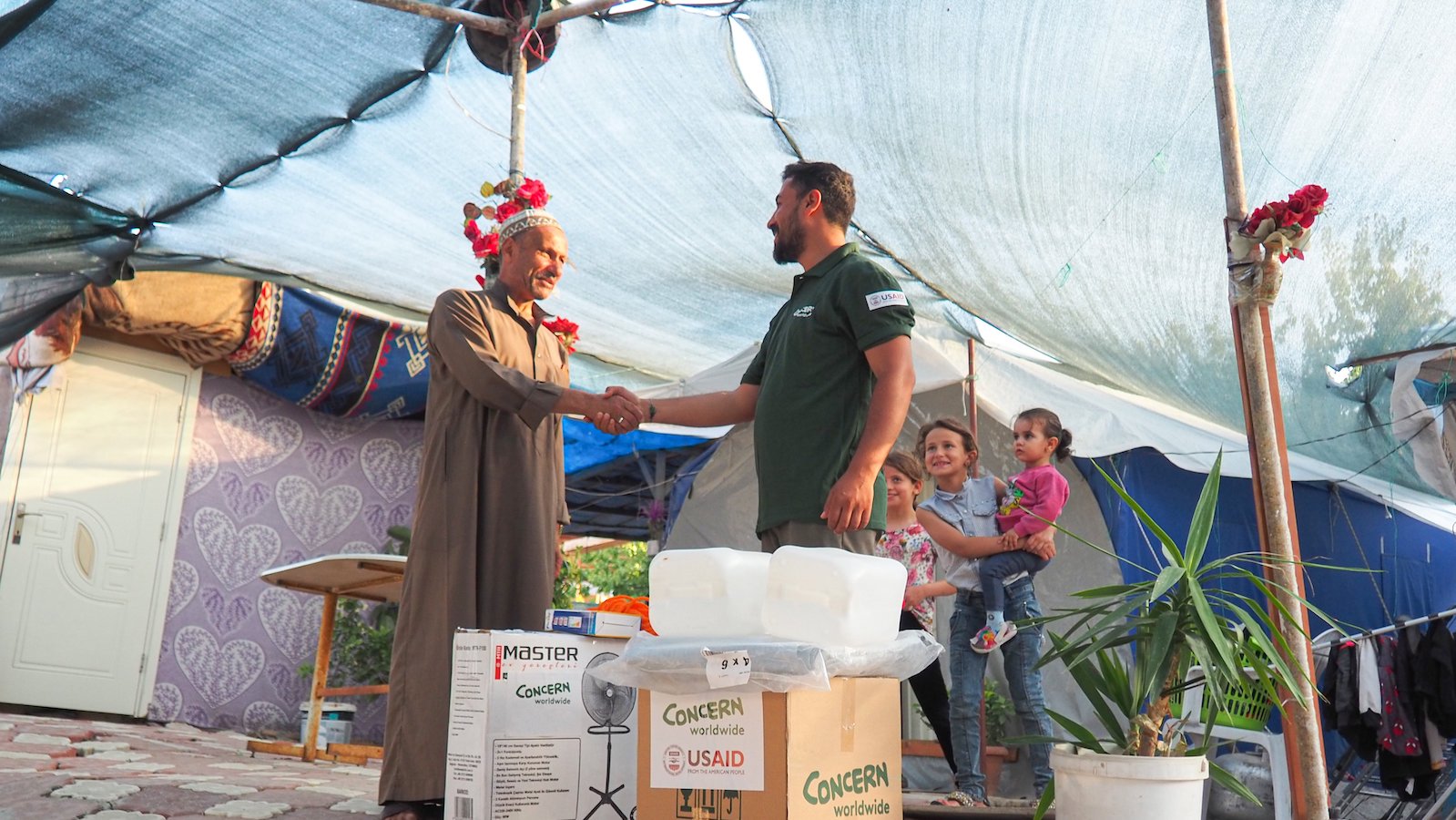 Essential supplies are delivered to a family of Syrian refugees by Concern as part of an emergency response funded by USAID. (Photo: Concern Worldwide)