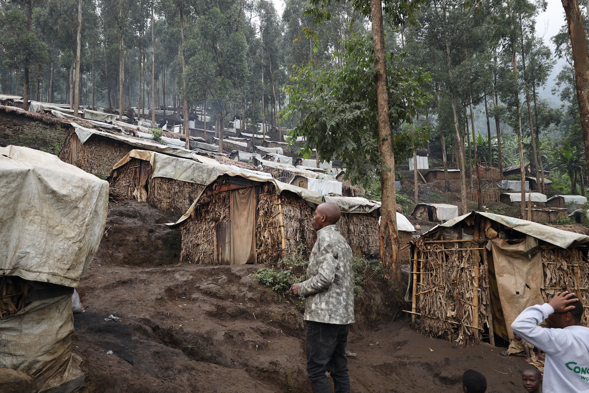 The hilly terrain of Bulengo, one of the newest camps for internally-displaced Congolese, makes it difficult for many residents to get essential services. (Photo: Concern Worldwide)