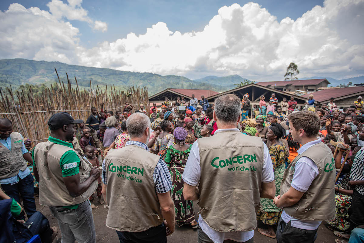 Concern CEO David Regan and the Concern DRC team met the community of the Kisoko camp, Massisi. The meeting encouraged people to speak out, express their needs and describe their daily lives. (Photo: Gabriel Nuru/Concern Worldwide)