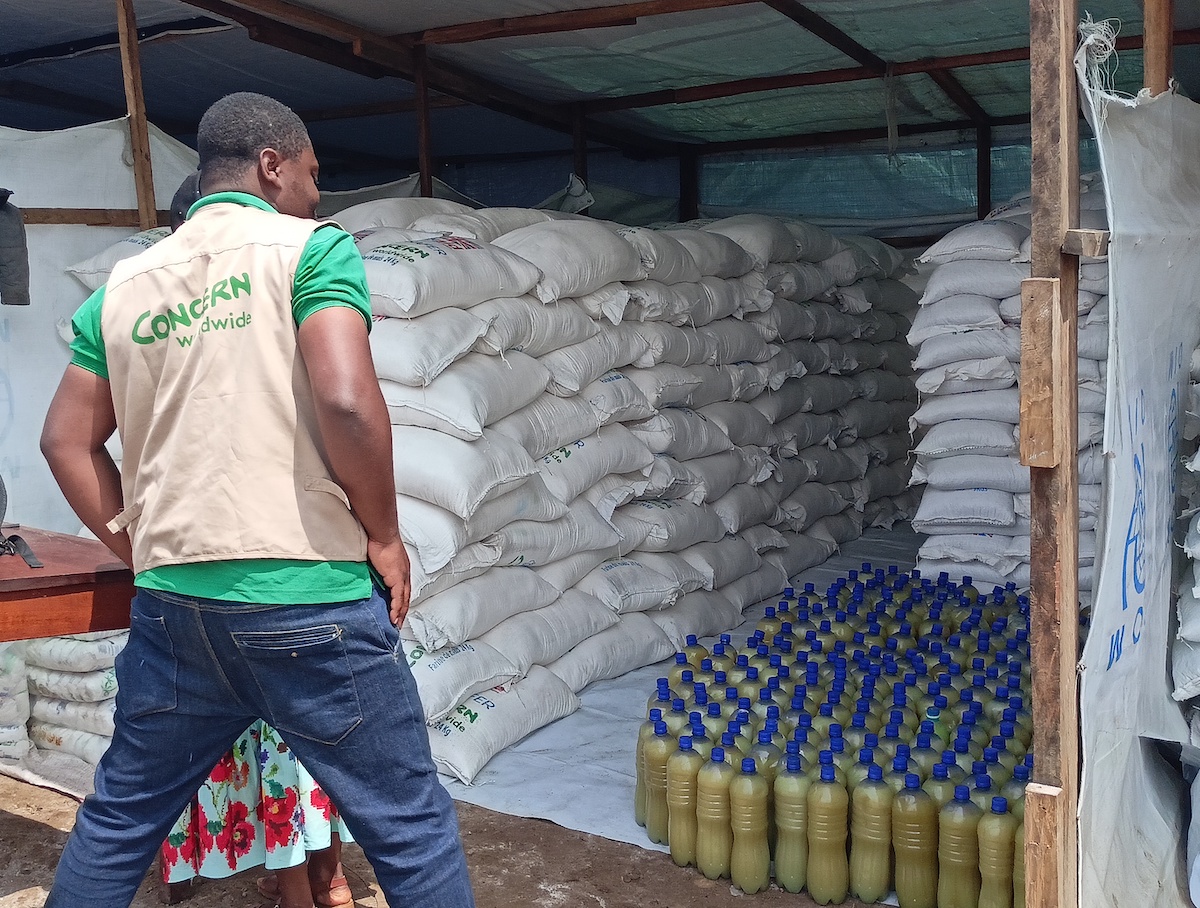 An emergency food distribution in DRC.