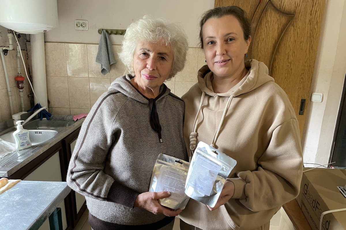 Olena (48) started making freeze-dried food along with her mother (72). This business grew rapidly with the successful combination of home cooking and high technology. Photo: Oleksandra Titorova