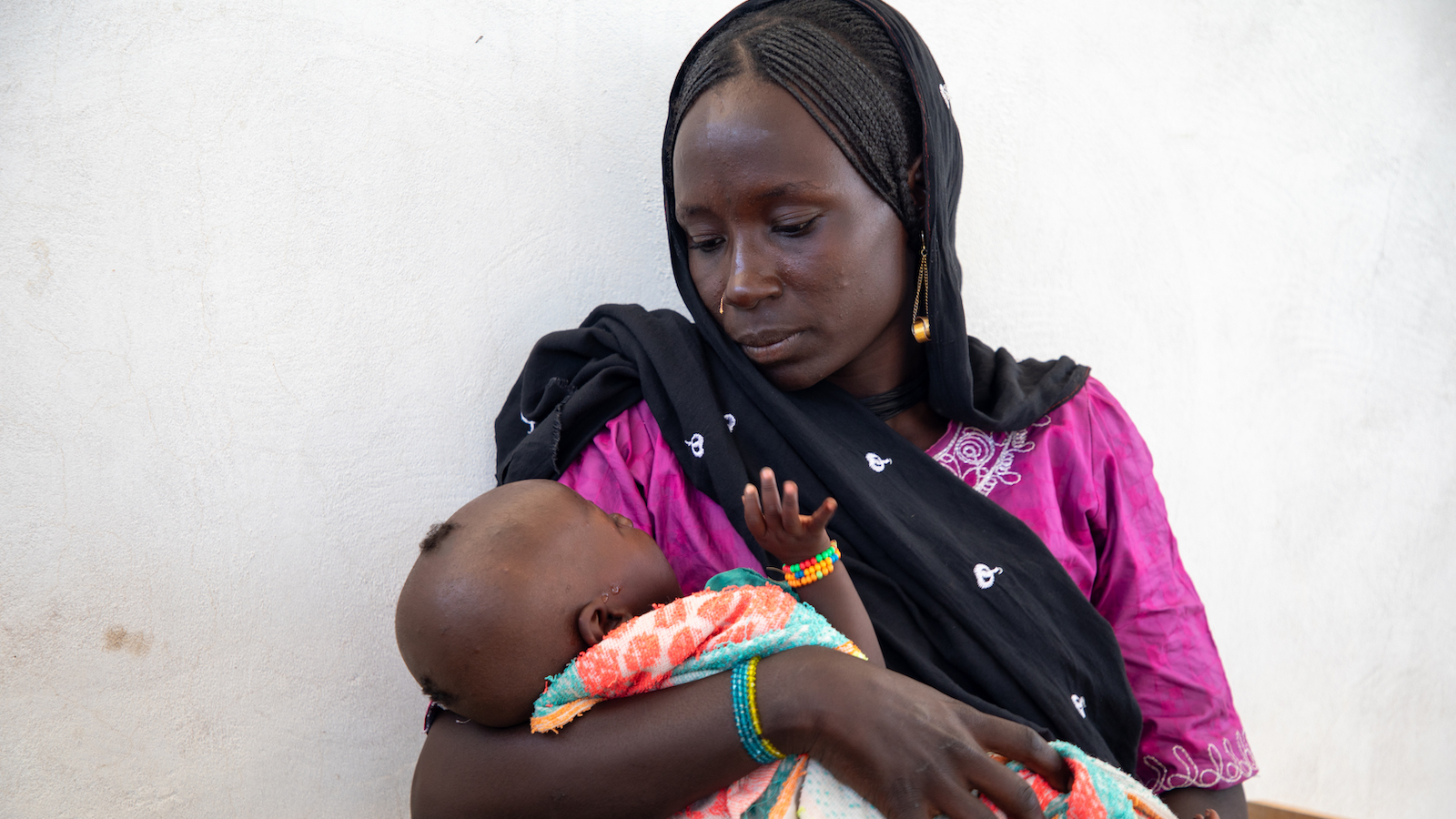 Fanta Kewbi (25) with her daughter Yakoura Ngay (8 months) at the Concern health post in Baga Sola, Western Chad. (Photo: Eugene Ikua/Concern Worldwide)