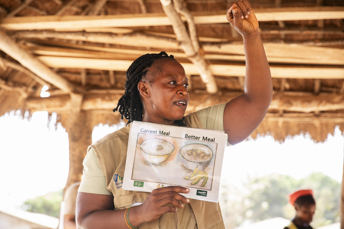 Kadiatu Kabia, Nutrition and Gender Officer for Concern Worldwide, at a nutrition training session in Majehum community, Tonkolili, Sierra Leone, as part of the Irish Aid funded Yoti Yoti programme. (Photo: Kieran McConville/Concern Worldwide)