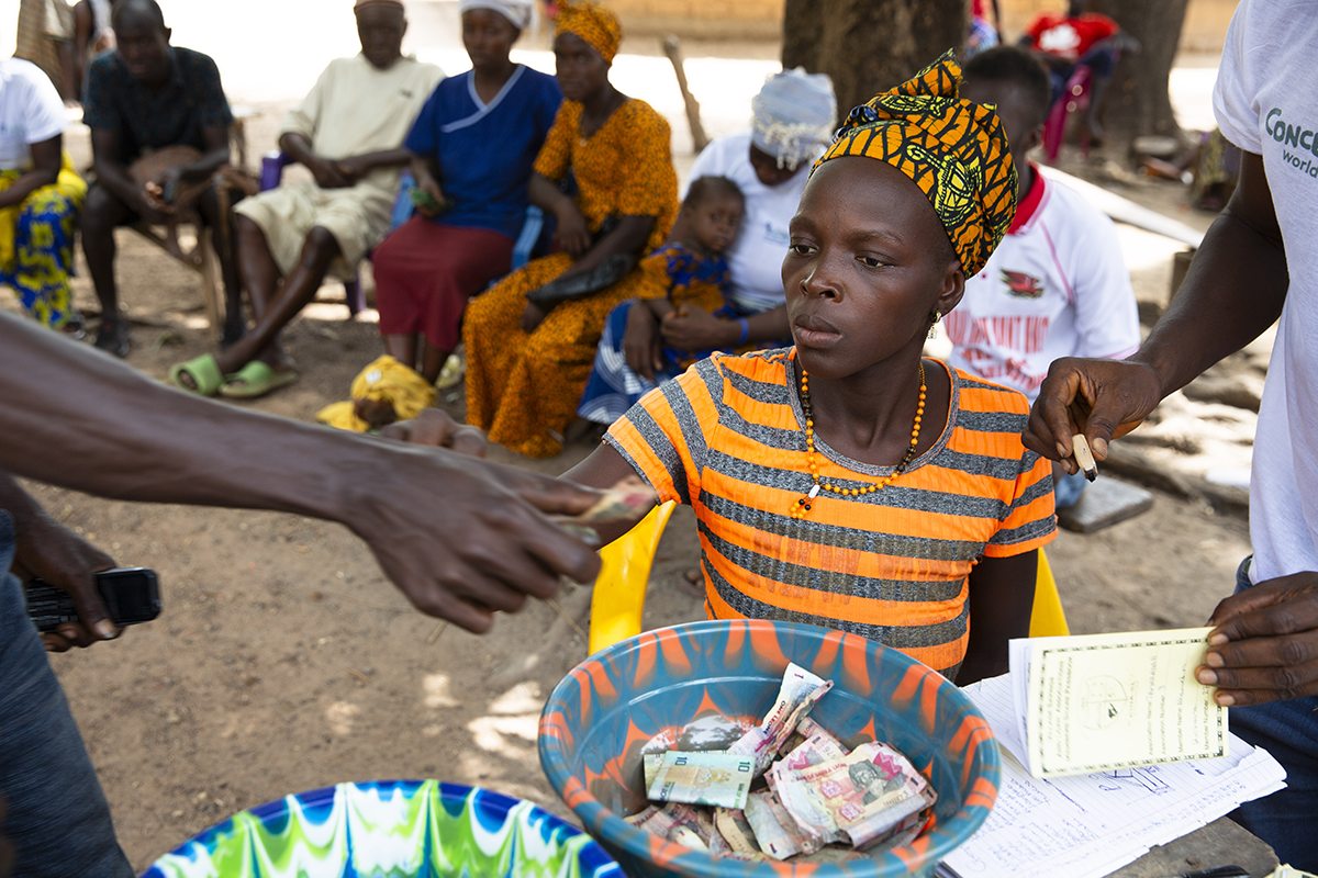 A meeting of the Majehun Village Savings and Loans Association in Tonkolili, Sierra Leone. (Photo: Kieran McConville/Concern Worldwide)