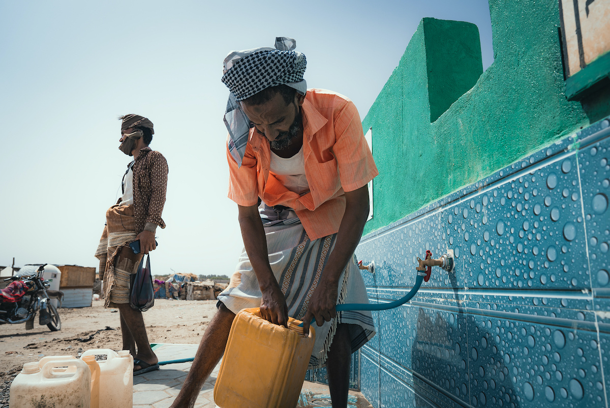 Concern has rehabilitated a water well in Yemen's Al-Salam displacement site and installed a solar-powered pump motor. The dilapidated water well was originally a hand-dug shallow well and powered by an old diesel motor. (Photo: Ammar Khalaf/Concern Worldwide)