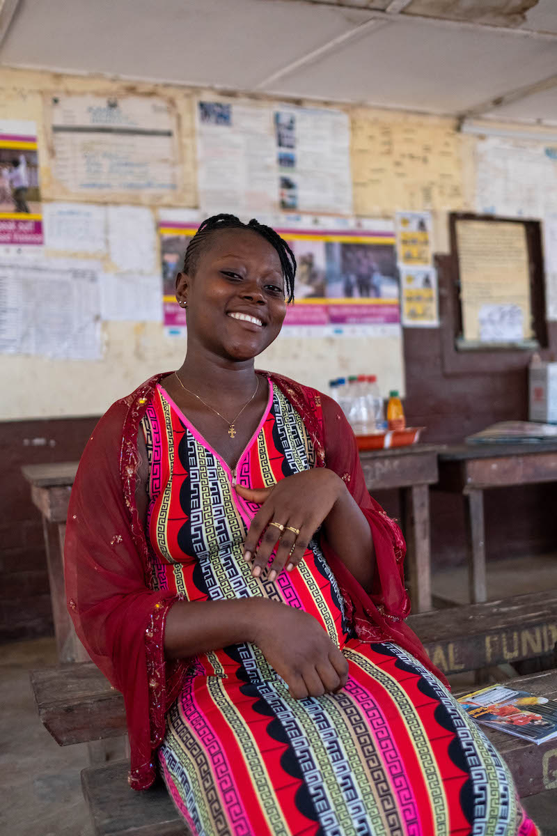 Mariatu Kamara (20) receives prenatal support at Mambolo Health Center. Photo: Darren Vaughan/Concern Worldwide