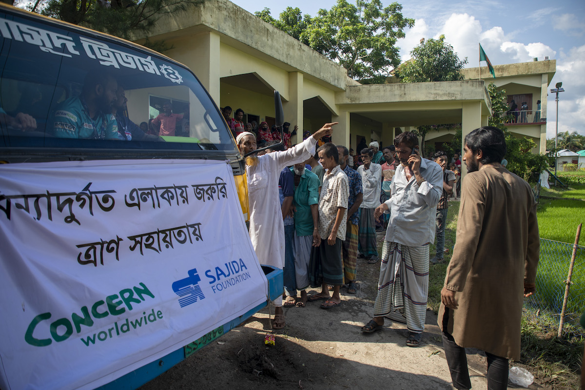 Initial emergency distributions following the 2024 floods in Bangladesh take place in Noakhali district. (Photo: Akram Hossain/Concern Worldwide)