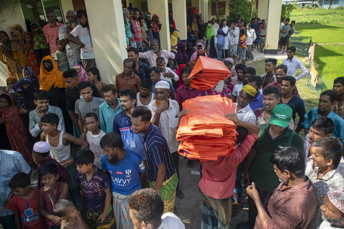 Initial emergency distributions following the 2024 floods in Bangladesh take place in Noakhali district. (Photo: Akram Hossain/Concern Worldwide)