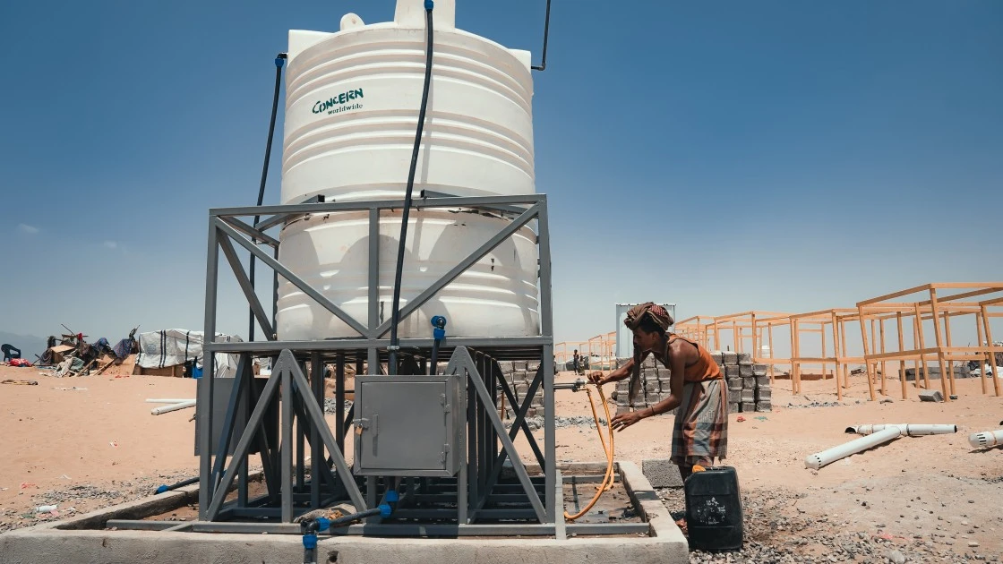 Concern repaired the water network and restored access to safe water for the internally displaced people affected by the sandstorm in Tuban district. (Photo: Ammar Khalaf/Concern Worldwide)