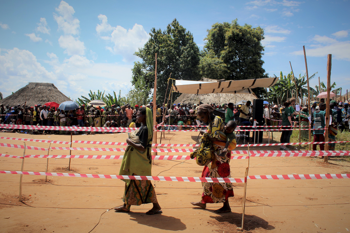 Participants arrive at a Multi-Purpose Cash Assistance distribution in Kanyabayonga, North Kivu. Photo: Concern Worldwide
