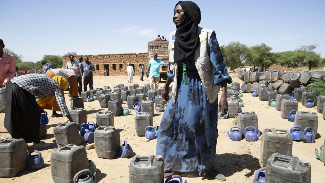 A distribution of hygiene kits at Banjdeed, West Darfur, Sudan, targetting vulnerable households in 10 of the surrounding villages. (Photo: Kieran McConville/Concern Worldwide)