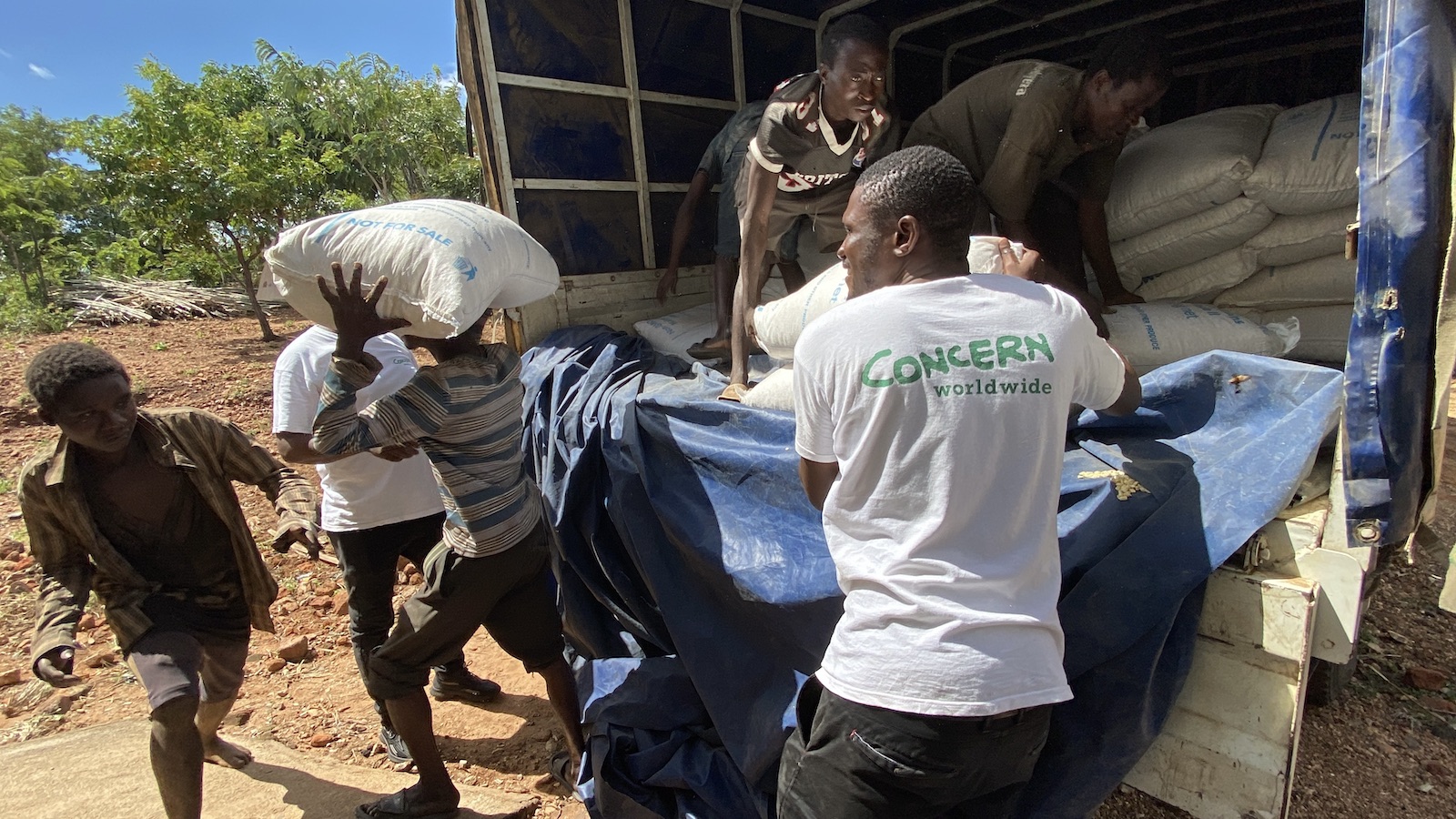 Mpagira warehouse and food distribution center, Malawi. Photo: Jane Allen/Concern Worldwide