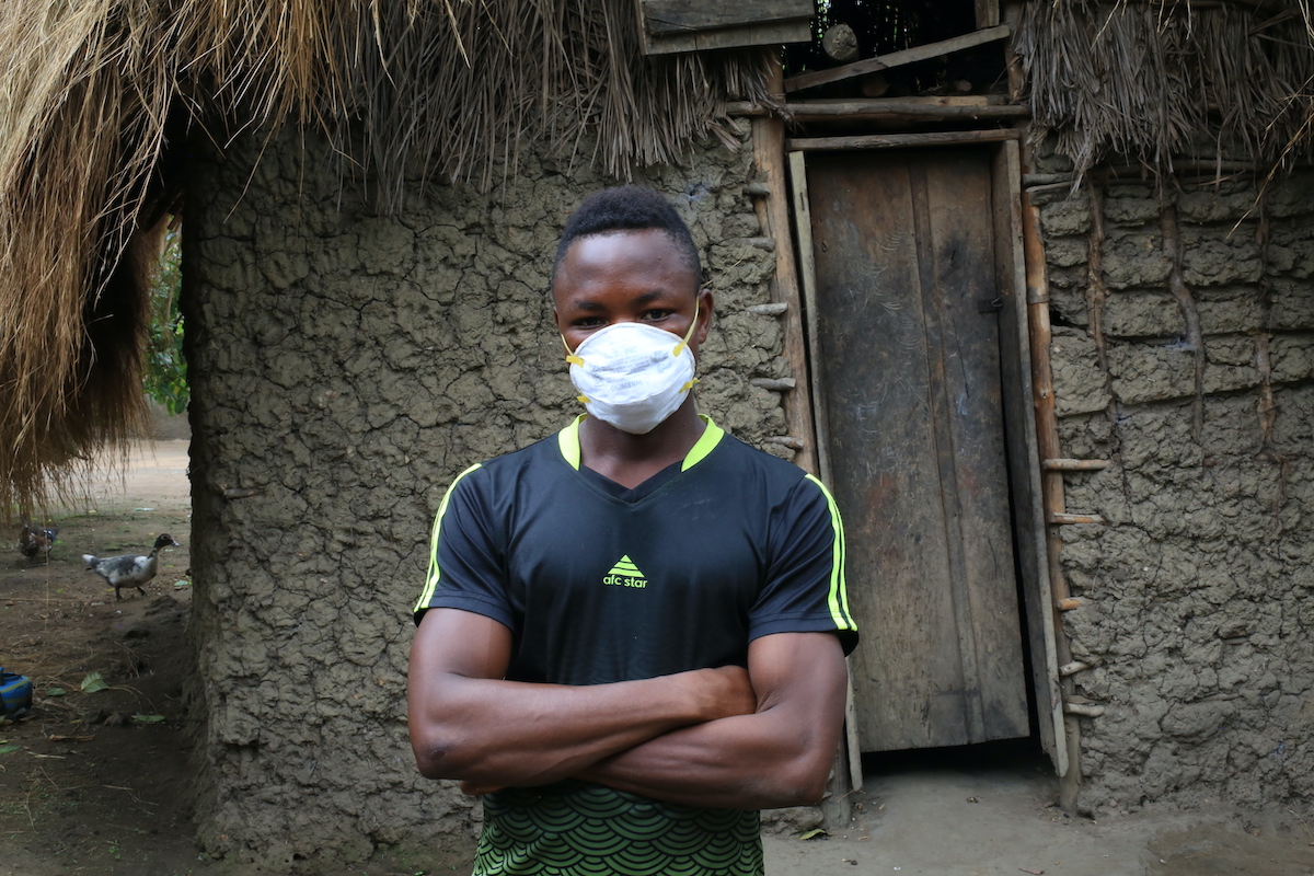 Daddy Mansaray wearing a mask to protect against COVID-19. (Photo: Mohamed Saidu Bah)