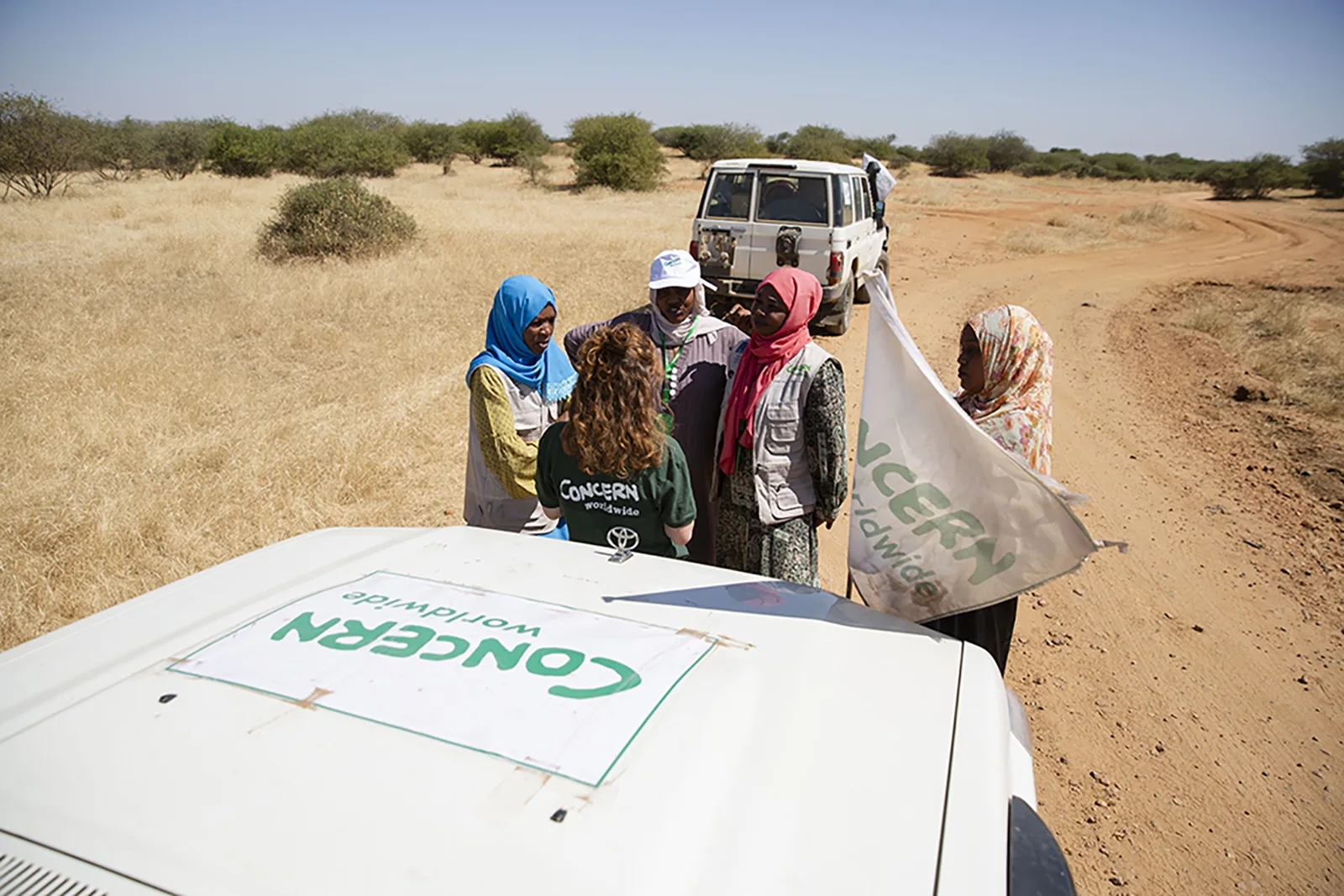 A group of Concern staff make a pitstop in West Darfur