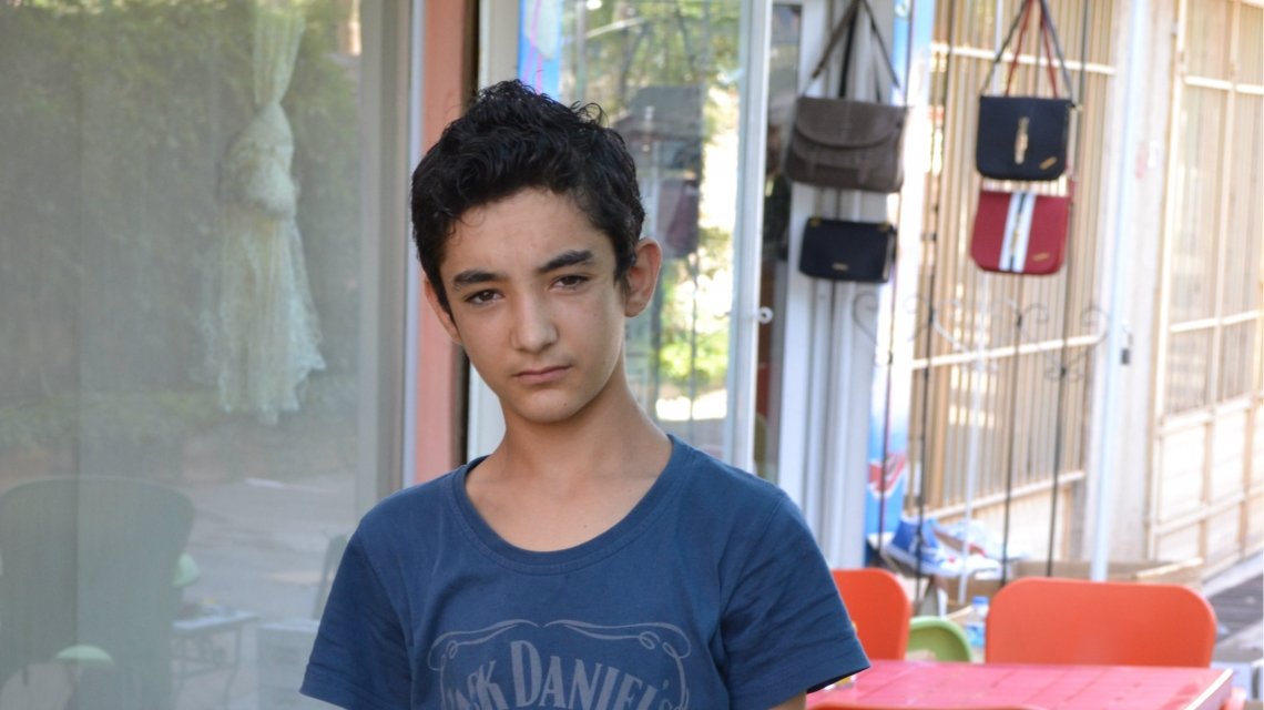 Syrian refugee Mustafa*, who initially balanced his studies with a job bussing café tables, took part in Concern’s ECHO-funded Children of Peace programme supporting education for refugees in Türkiye